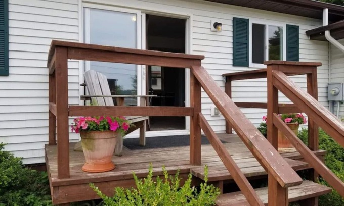 Ludington Cottage | Lakelure Cottages - Sunfish