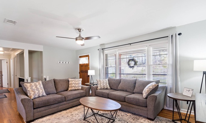 Emerson House | Lakepoint Bunk House, 1 Mile from Lakepoint Sports