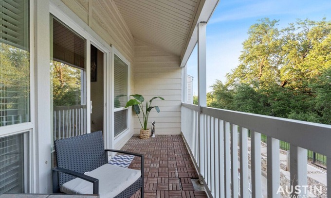 Riverside Apartment | Lakeshore #27 xxxxxx