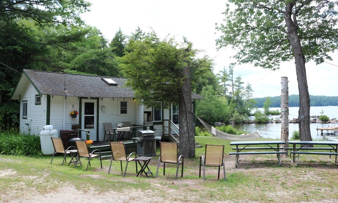Naples Cottage | Lakeside 1 bedroom cottage sleeps up to 4. Perfect serenity in Naples. Wifi