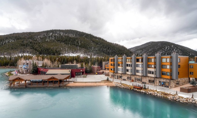Lakeside Village Condo | Lakeside 1491