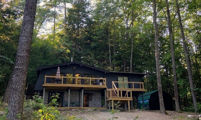 Bridgton Cabin | Lakeside cabin on Woods Pond with private dock - newly renovated