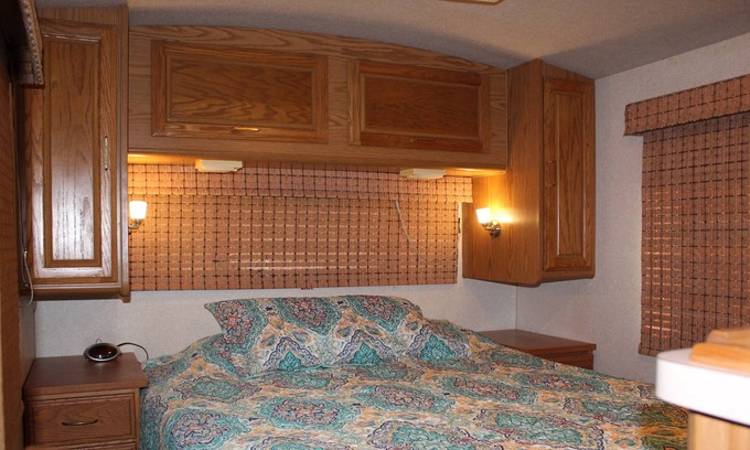 Squaw Lake House | Lakeside Camper Glamping