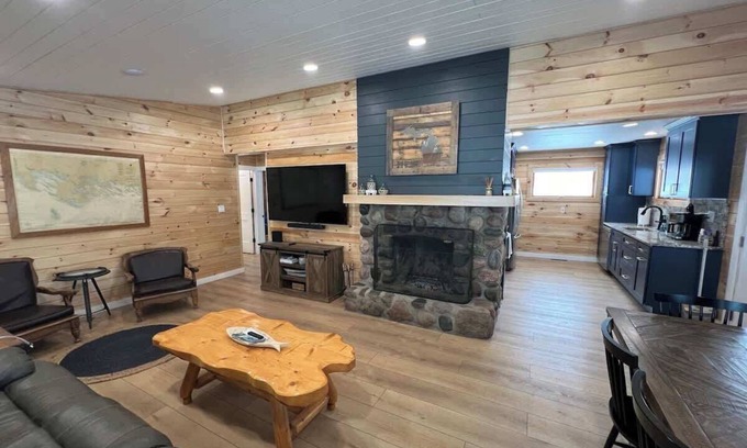 Cedarville House | 'Lakeside' Cottage with porch and sandy beach