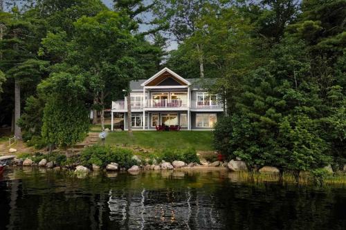 Orland House | Lakeside Cottages on Toddy Pond