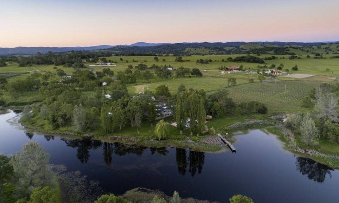 Altaville House | Lakeside, Countryside & Winery Property