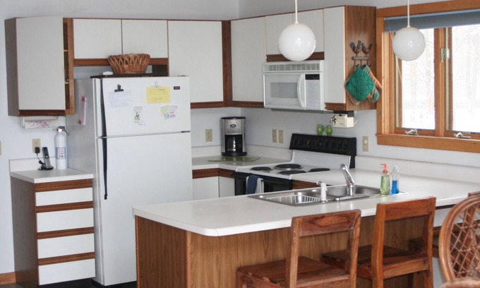 Malletts Bay House | Lakeside Deck House With Magnificent Views Of Lake Champlain.