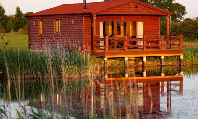 Boston House | Lakeside Fishing Lodges