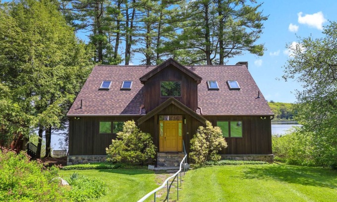 Tyringham House | Lakeside Getaway at Goose Pond!