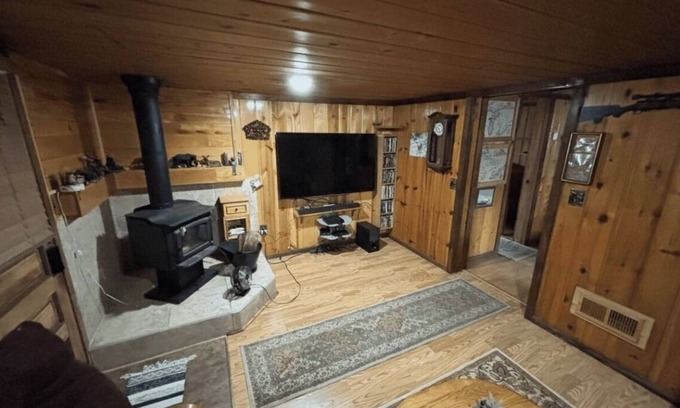 Prudenville Cabin | Lakeside Haven