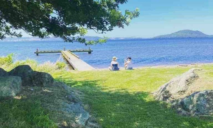 Kawaha Point House | Lakeside Living | 5BR Retreat | Kayaks & BBQ Deck