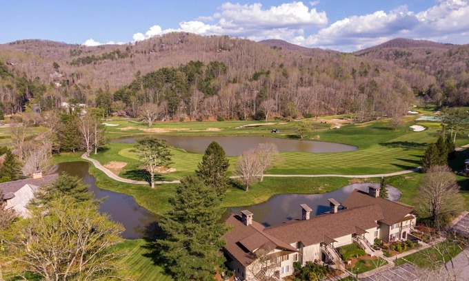 Boone Condo | Lakeside Living at Hound Ears: Lake view condo near Boone!