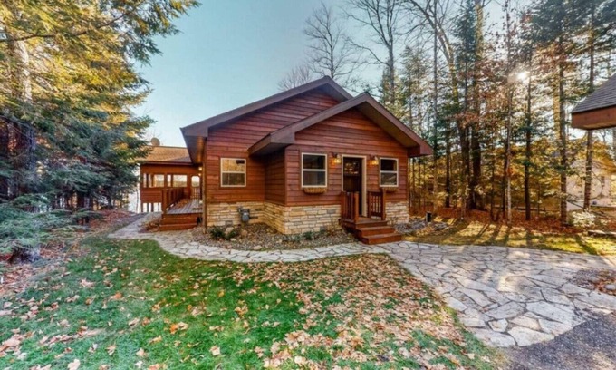Arbor Vitae House | Lakeside Lookout Little Arbor Vitae Lake