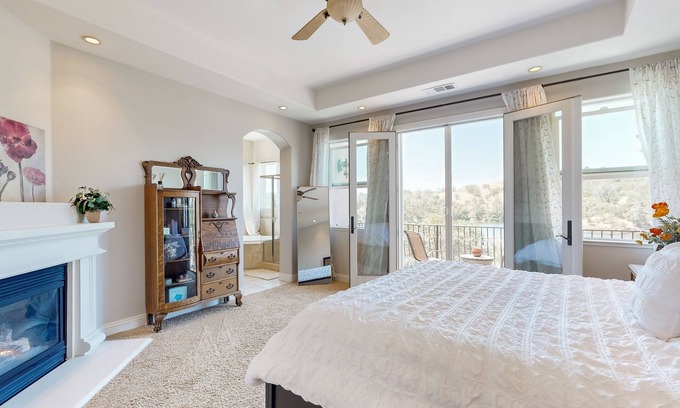 Copperopolis House | Lakeside luxury, shared pool, gym, & hot tub in private community