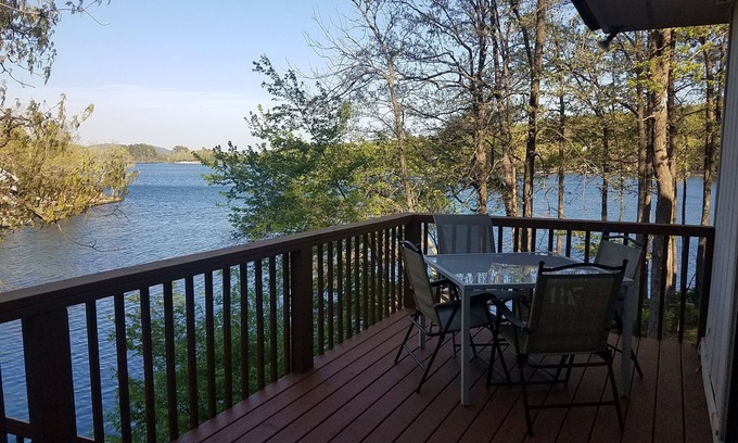 Hot Springs Village House | Lakeside Relaxation
