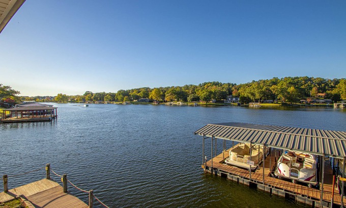 Lakeland Condo | Lakeside Retreat mins to Downtown/Oaklawn