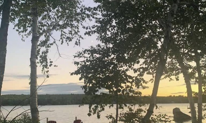 Lincoln House | Lakeside Serenity