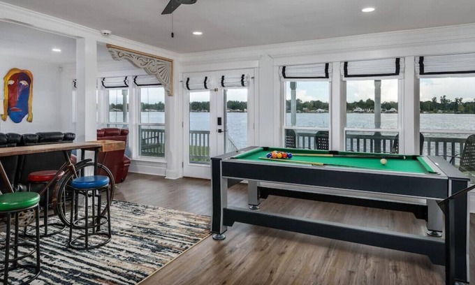 New Roads House | Lakeside Villa | Luxury & Leisure at FR