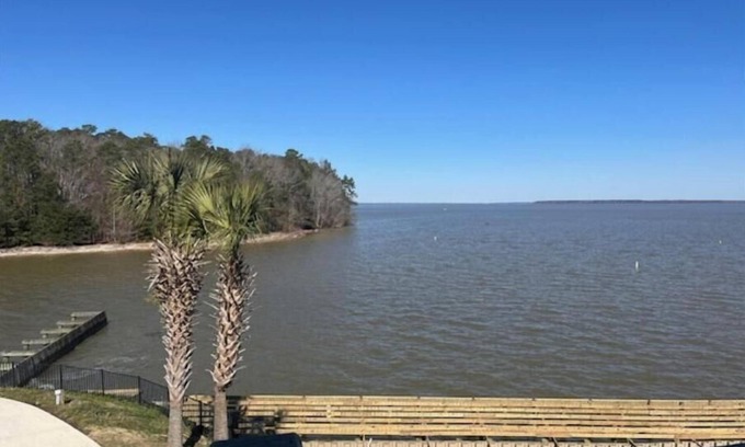 Santee Condo | Lakeview Condo close to Fishing, golfing, and hiking.
