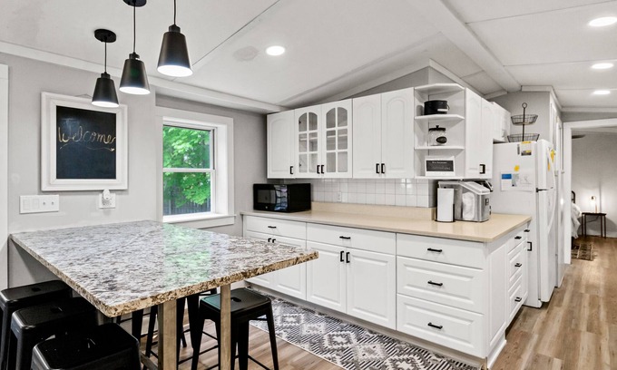 Silver Lake House | Lakeview Cottage | 4 Bed, 2 Bath