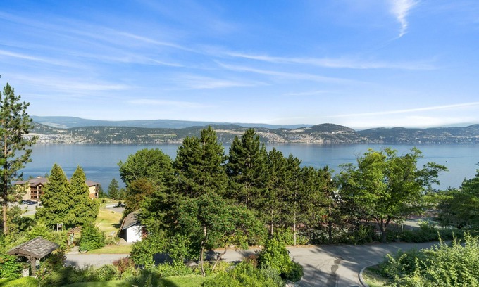 Central Okanagan Ski Chalet | Lakeview Cottage with beach access, stunning views