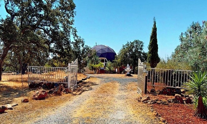 Coulterville House | Lakeview Dome Home