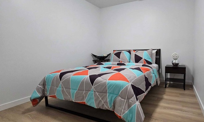 Southeast Edmonton House | Lakeview Guest Suite South Edm