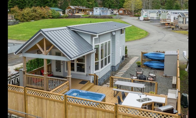 Port Angeles Cabin | Lakeview, Hideaway ; Beautiful lake, nice hikes, refreshing hot tub, and more!