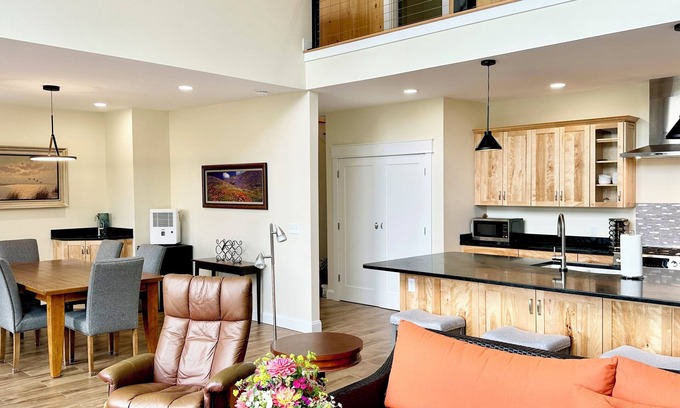 Greenville House | Lakeview Loon Song - Luxury Moosehead Rental