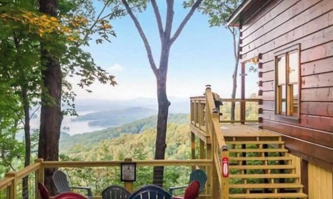 Blue Ridge House | Lakeview Retreat