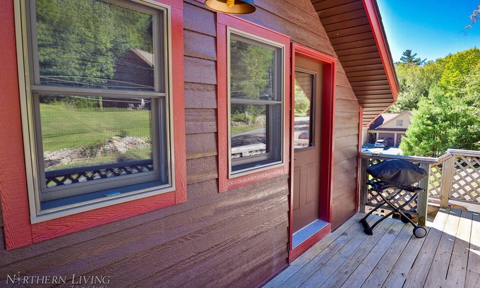 Bolton Landing Apartment | Lakeview Suites