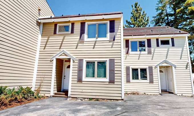 Mammoth Lakes Condo | Lakeview Villas #27 (3-Bedroom Condo) with Pool by RedAwning