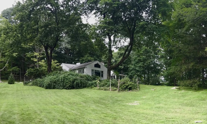 Carmel House | Lakeview Weekend Retreat