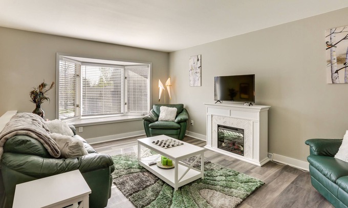 Green Mountain House | Lakewood Vacation Rental Near Red Rocks!