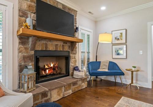 Winchester House | Lakin It Easy Pool Twin Creeks Marina Dry Creek Beach