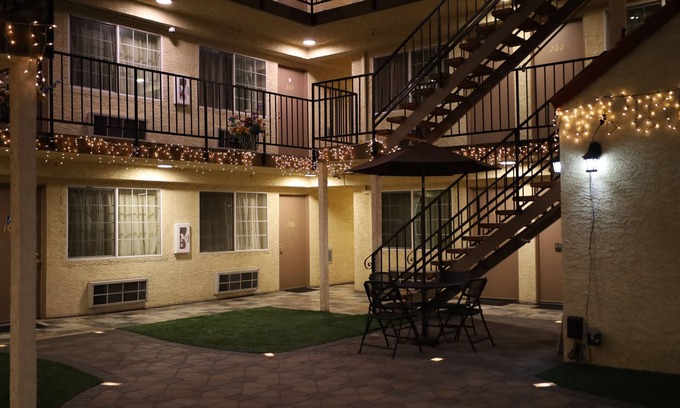 Whittier Hotel | Lambert Inn