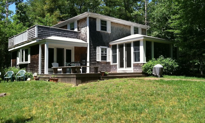 Vineyard Haven House | Lambert's Cove-Walk to Beach & 2 Fresh Water Swimming Ponds