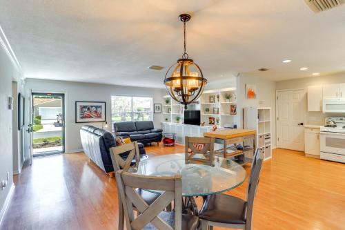 Sanibel House | Lanai and Gas Grill Bright Home in The Villages!