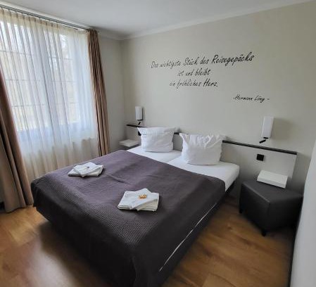 Dabendorf Hotel | Land-Gut-Hotel- Weisser Schwan