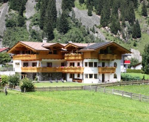 Neustift Im Stubaital Apartment | Landhaus Alpensonne