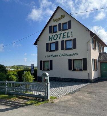 Meuspath Hotel | Landhaus Balkhausen
