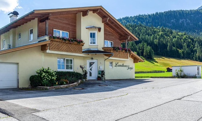 Leutasch Apartment | Landhaus Sonja 1