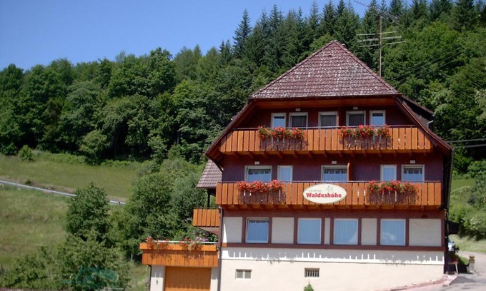 Huzenbach House | Landhaus Waldeshöhe