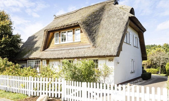 Binz House | Landhaus Wildrose Comfortable holiday residence