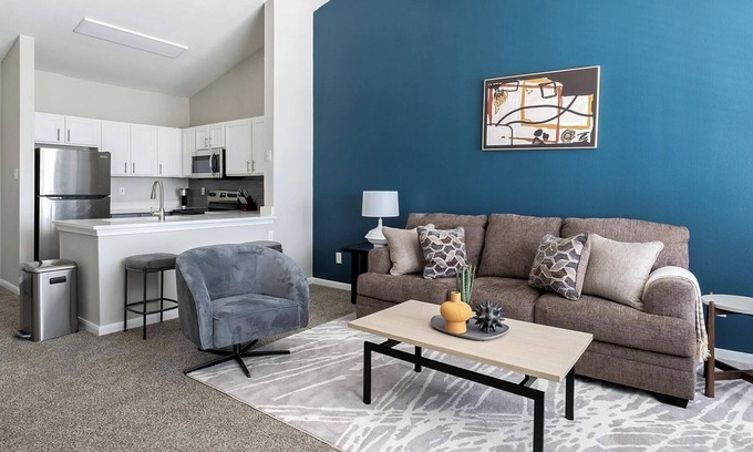George Bush Park/Eldridge Apartment | Landing | Amazing 1BD, Gym