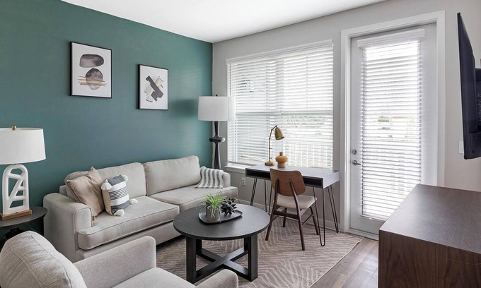 Huntsville Apartment | Landing | Amazing 1BD, Pool, Gym