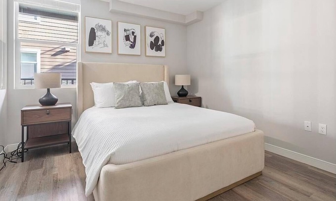 Pleasant Valley Apartment | Landing at 134th Street Lofts - 1 Bedroom in Pleasant Valley