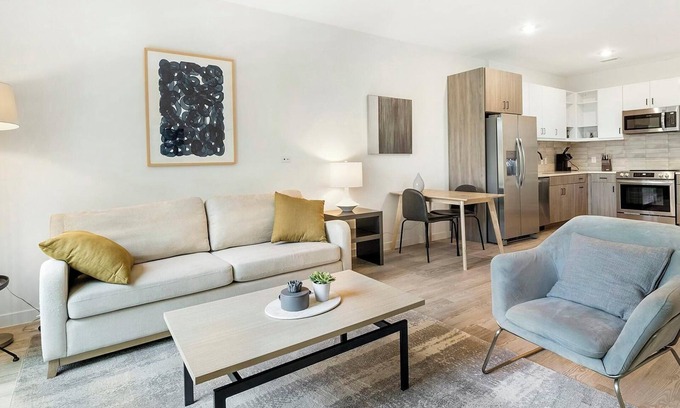 Richmond Apartment | Landing at 1510 Belleville - 1 Bedroom in Scott.