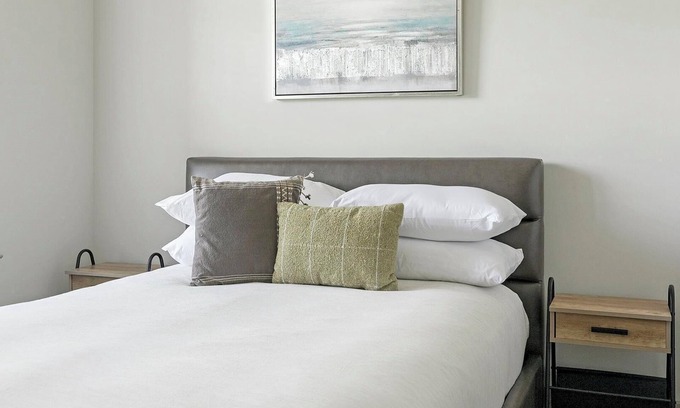 Nashville Apartment | Landing at Abberly Foundry - 1 Bedroom in Watki.