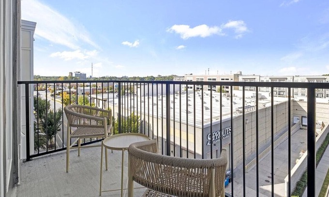 North Decatur Apartment | Landing at Abberly Skye - 2 Bedrooms in North Decatur